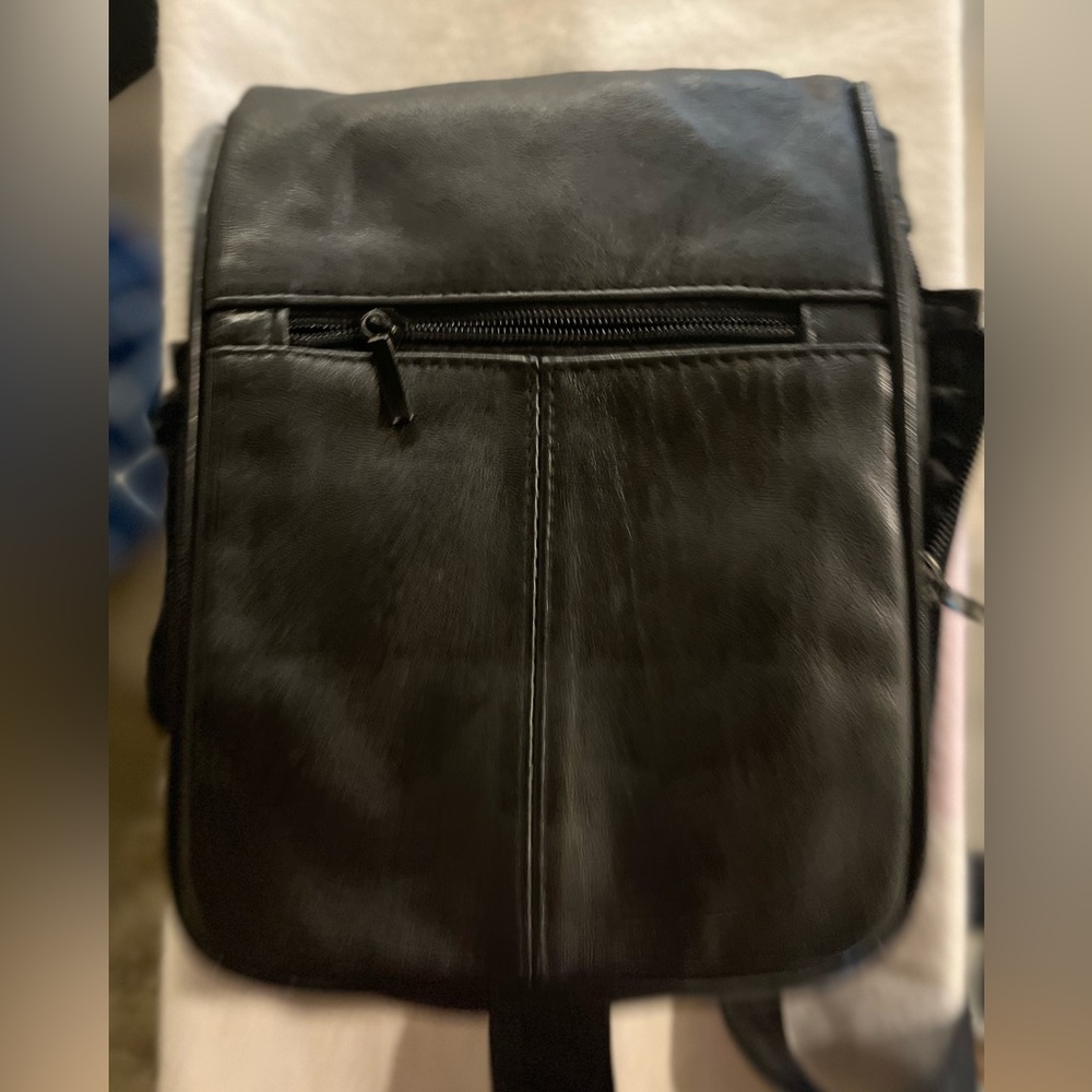 Buxton genuine leather vintage cross-body satchel with adjustable strap